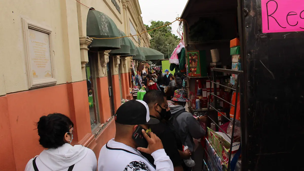 Gente centro cubrebocas compras navidad - Mike Acosta (21)